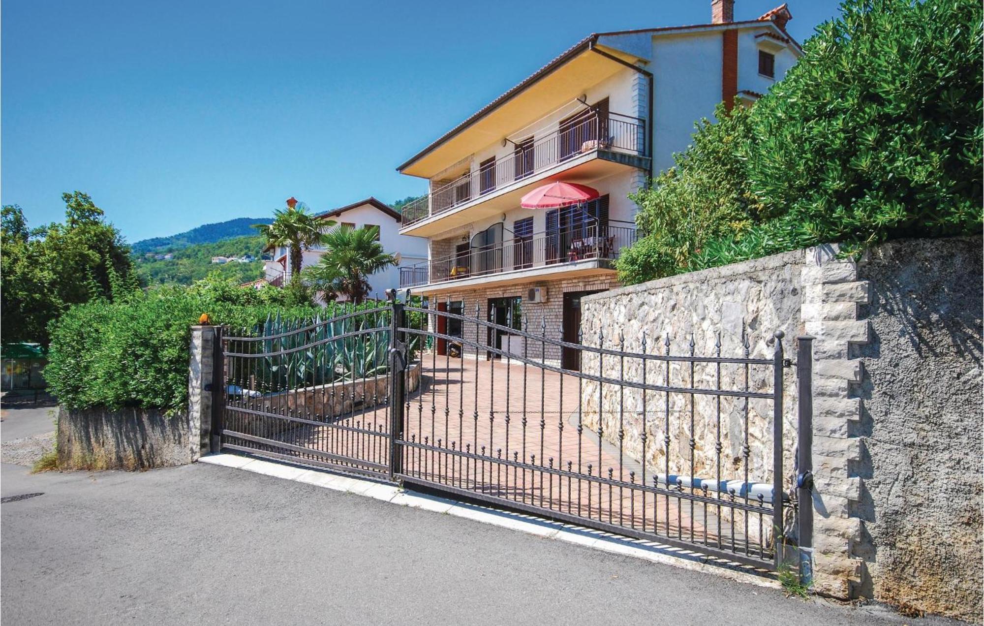 Beautiful Apartment In Lovran With Wifi Esterno foto